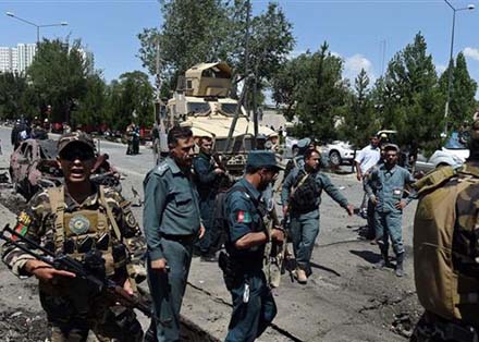 Ít nhất 30 cảnh sát Afghanistan đã thiệt mạng trong các vụ tấn công của Taliban.